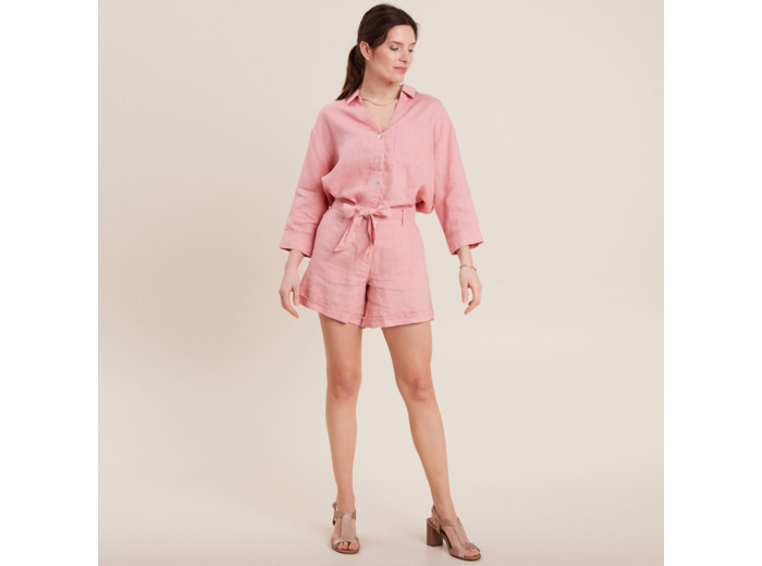 Short ajusté ceinturé