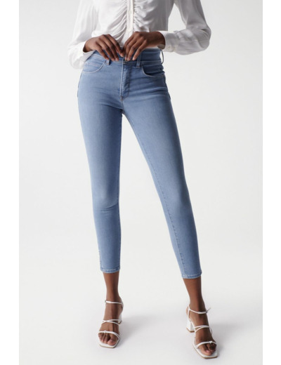 JEAN SECRET PUSH IN CROPPED SKINNY