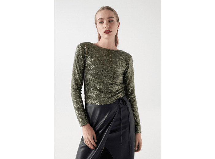 PULL AVEC PAILLETTES