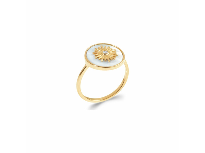Bague en plaqué or, nacre et oxydes de zirconium