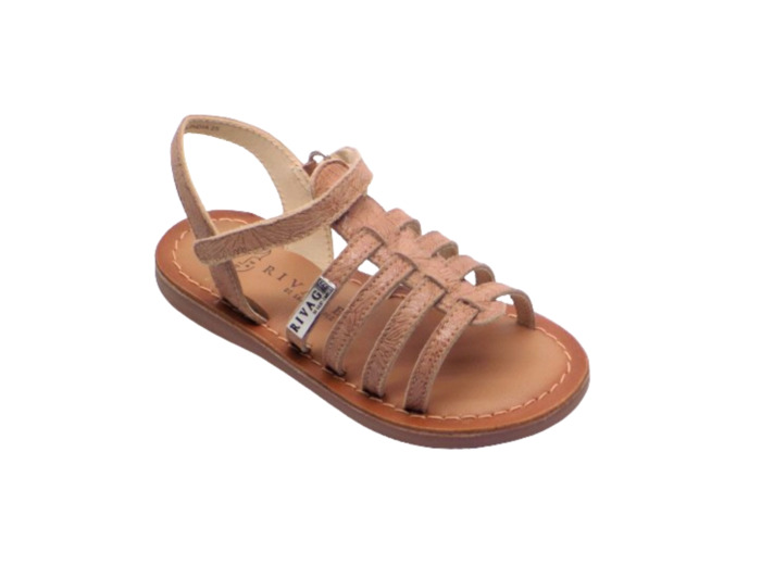 Sandale ouverte fille nude rivage
