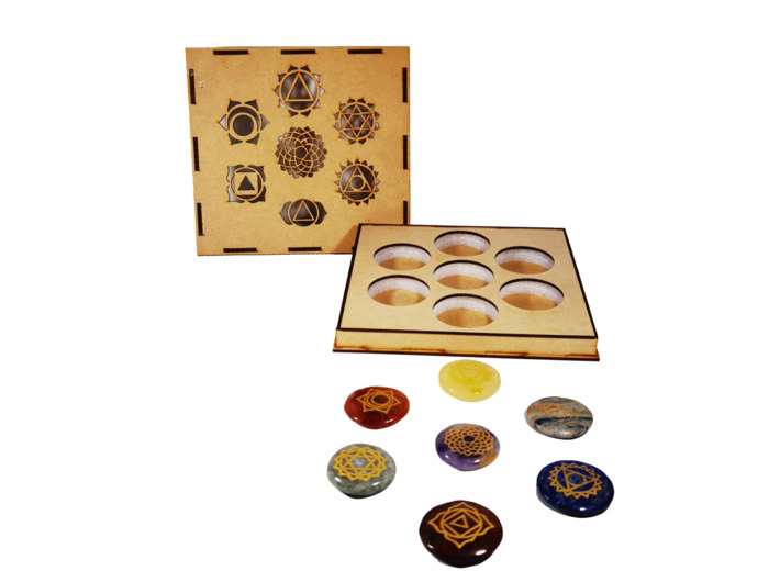 Coffret en bois gravé avec pierres 7 chakras