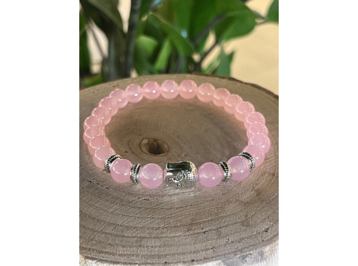 Quartz rose avec bijoux