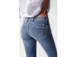 JEAN WONDER PUSH UP CROPPED SKINNY AVEC DÉTAIL SUR LA POCHE