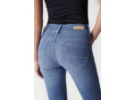 JEAN SECRET PUSH IN CROPPED SKINNY