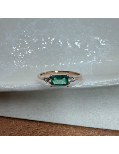 Bague en Or Rose avec diamants et Emeraude