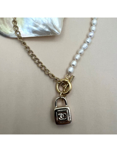 Collier upcyclé CHANEL