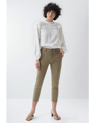 Pantalon chino couleur cropped slim